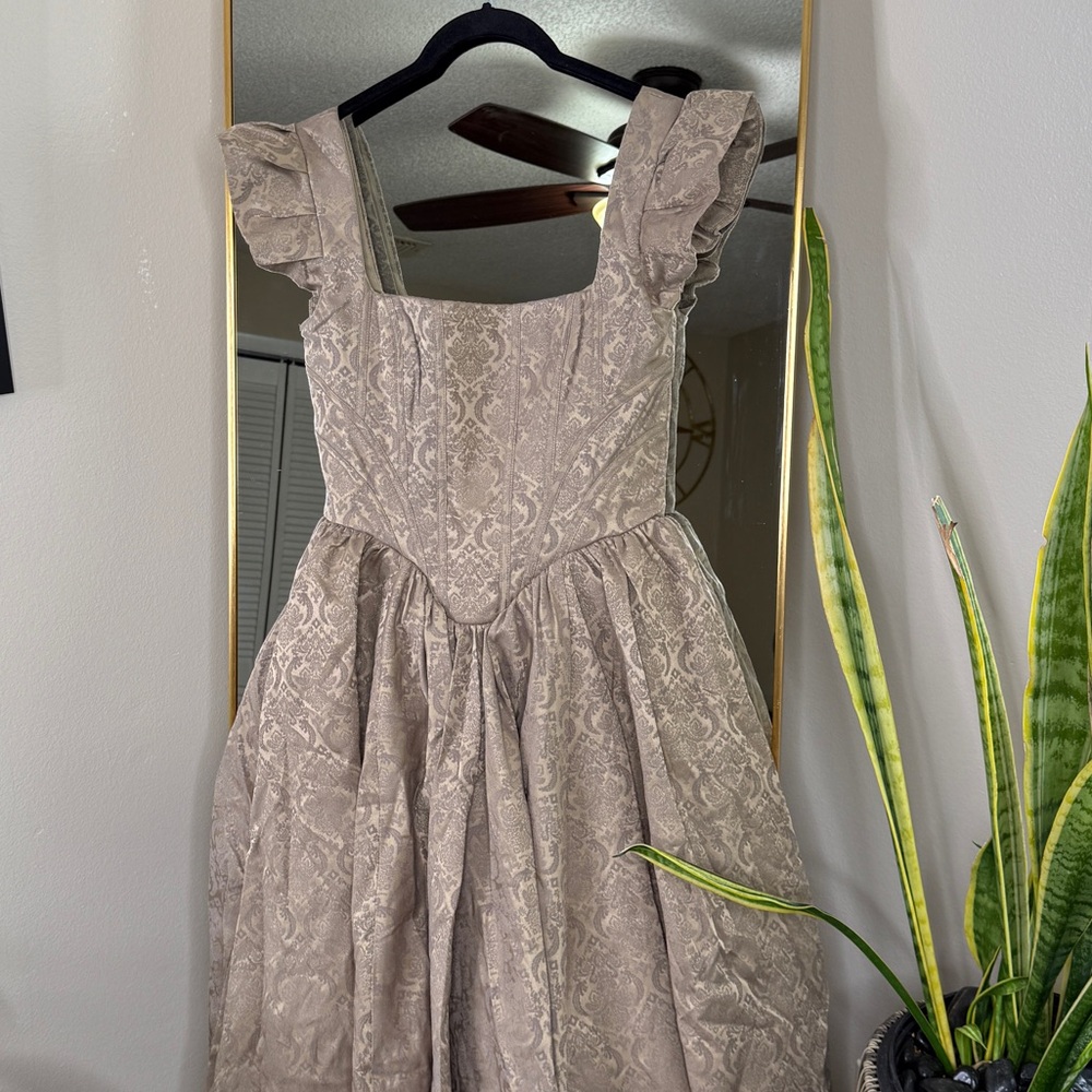 HOUSE OF CB 'Alessandra' Gold Jacquard Midi Dress w/ Detachable Bow NWOT - Picture 6 of 10